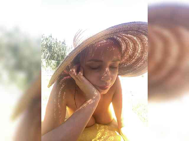 Miss_Milka webcam