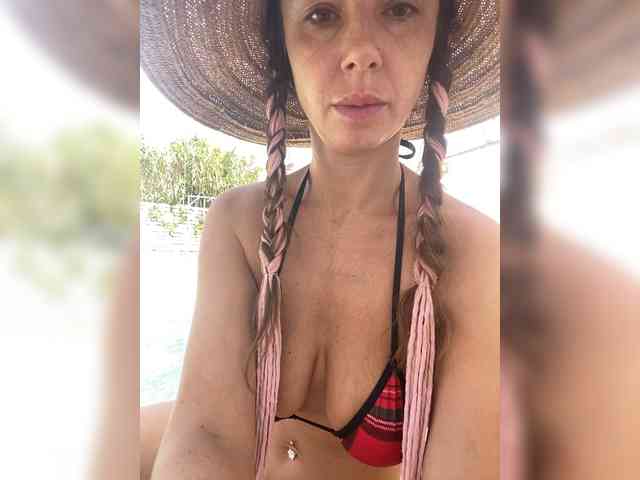 Miss_Milka webcam