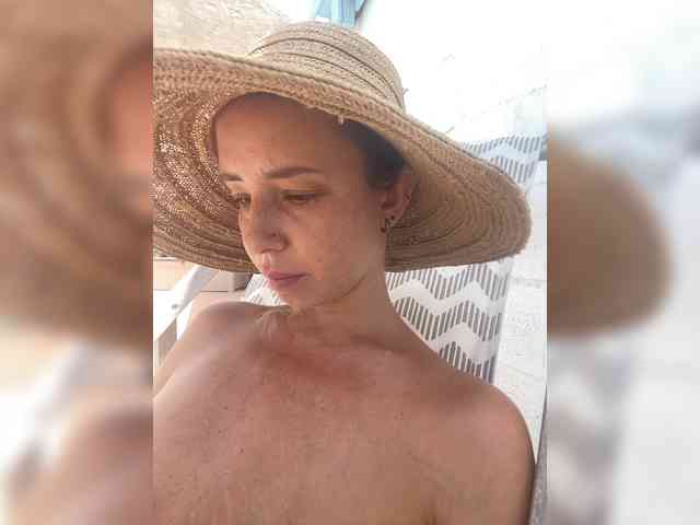 Miss_Milka webcam