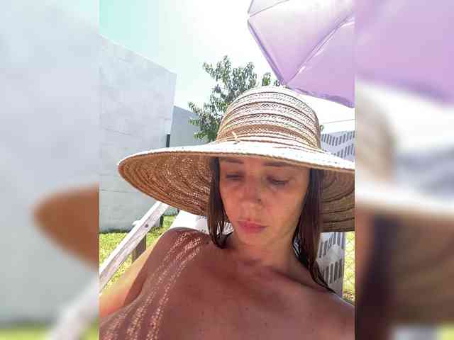 Miss_Milka webcam