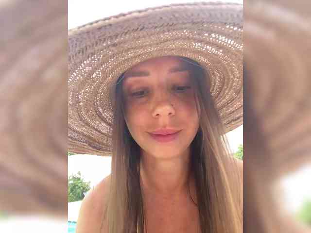 Miss_Milka webcam