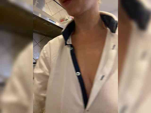 Miss_Milka webcam