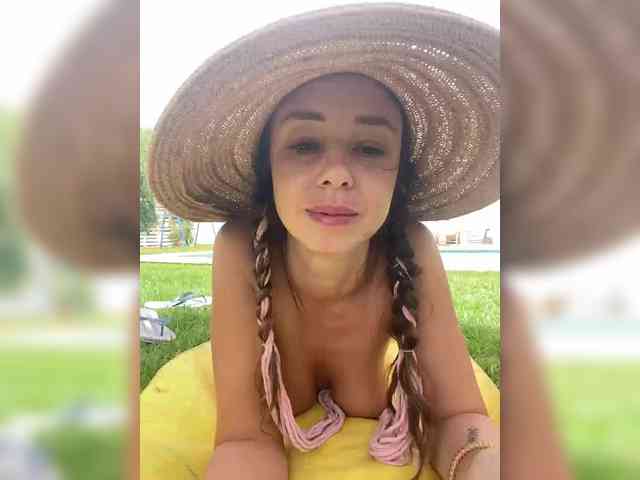 Miss_Milka webcam
