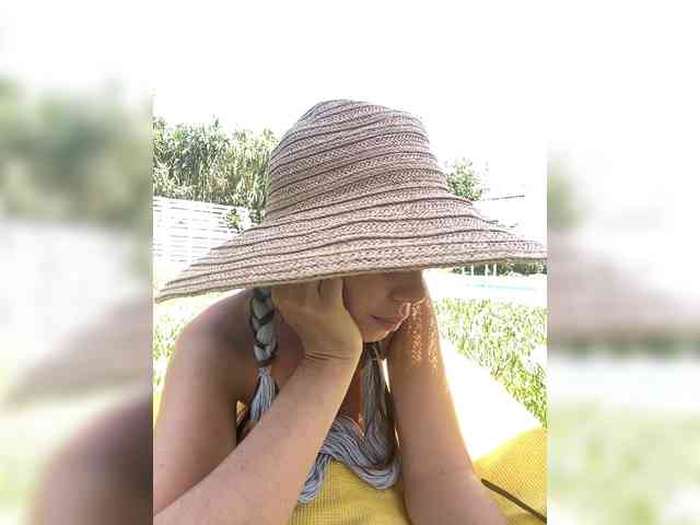 Miss_Milka webcam
