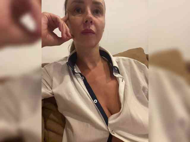 Miss_Milka webcam