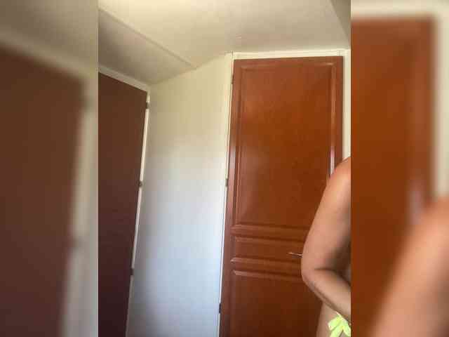 Miss_Milka webcam