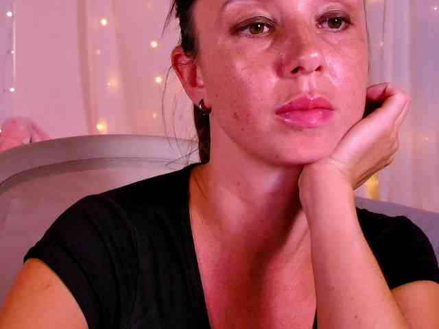 Miss_Milka webcam