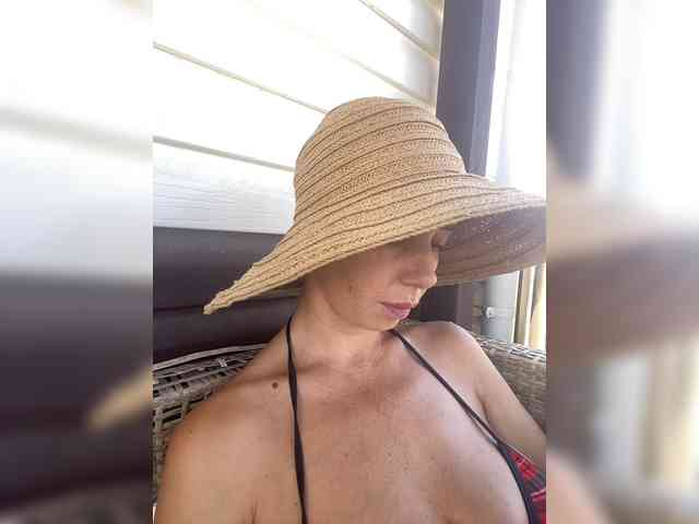 Miss_Milka webcam