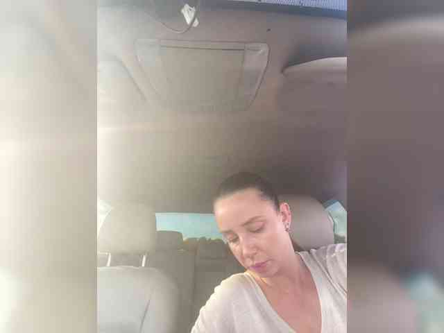 Miss_Milka webcam
