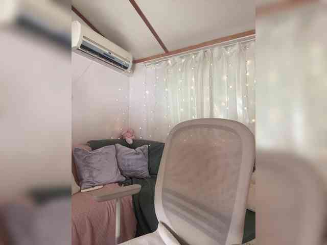 Miss_Milka webcam