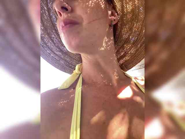 Miss_Milka webcam