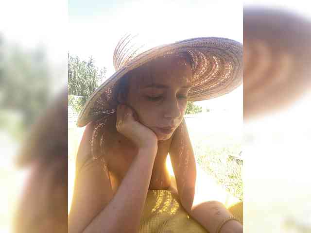 Miss_Milka webcam