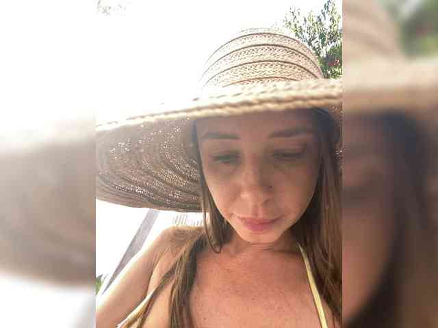Miss_Milka webcam
