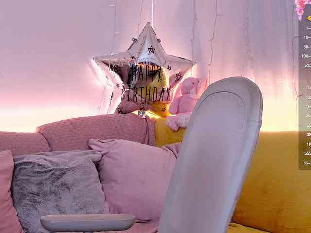 Miss_Milka webcam