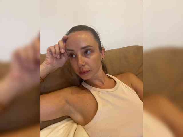 Miss_Milka webcam