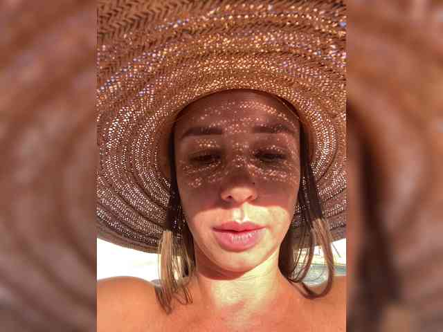 Miss_Milka webcam