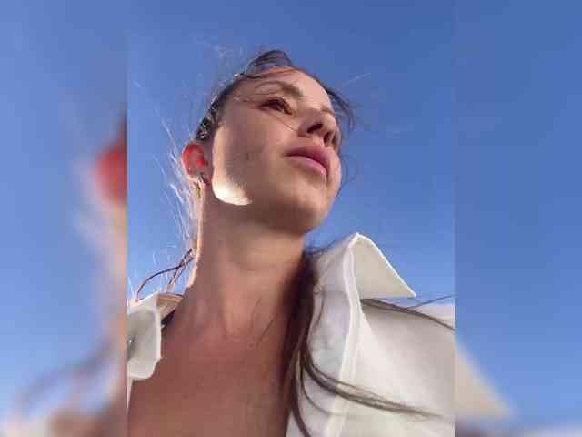 Miss_Milka webcam