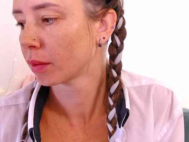 Miss_Milka webcam