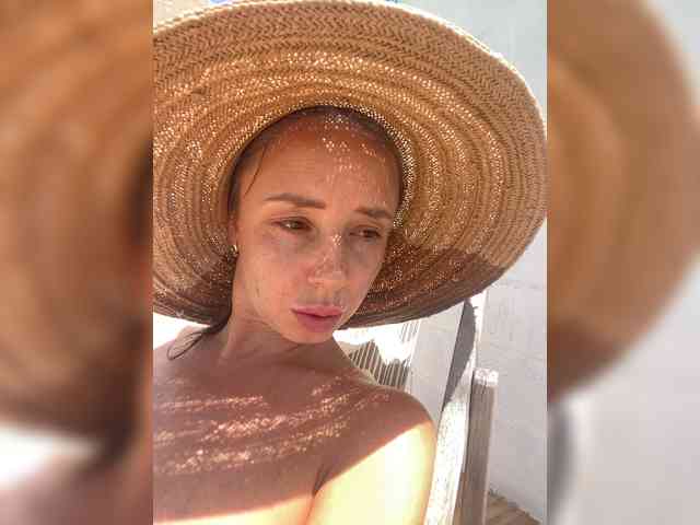 Miss_Milka webcam