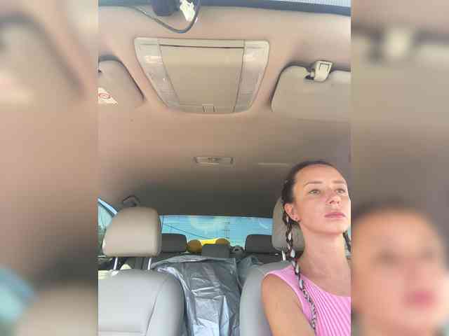 Miss_Milka webcam