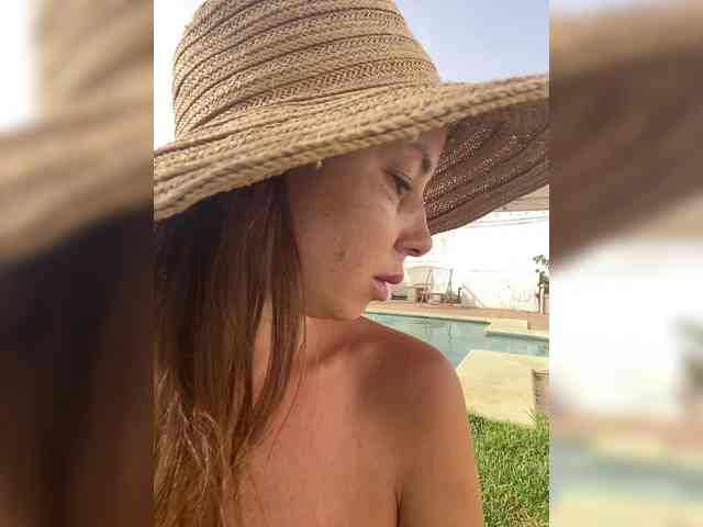 Miss_Milka webcam