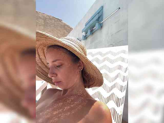 Miss_Milka webcam