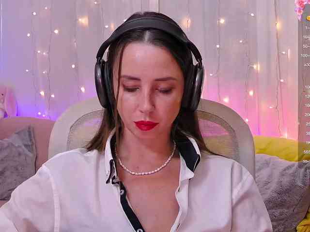 Miss_Milka webcam