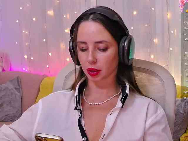 Miss_Milka webcam