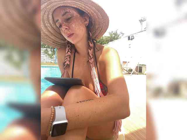 Miss_Milka webcam