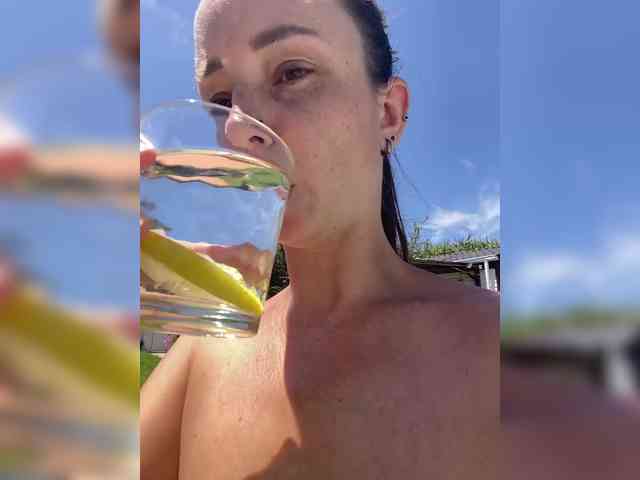 Miss_Milka webcam
