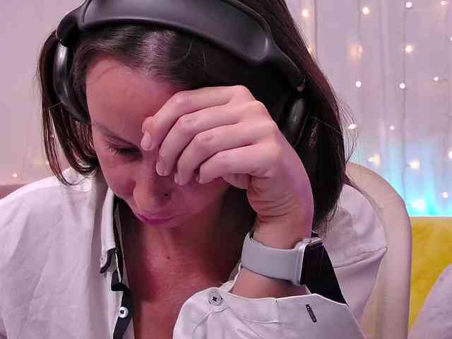 Miss_Milka webcam