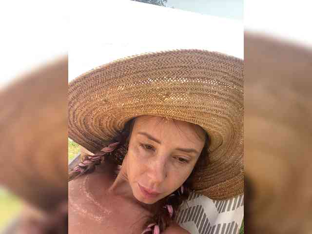 Miss_Milka webcam
