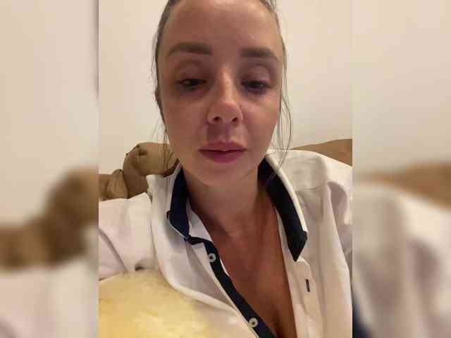 Miss_Milka webcam