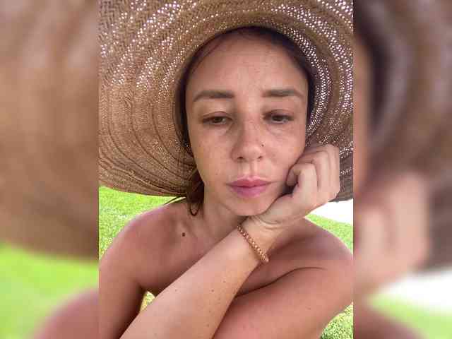Miss_Milka webcam