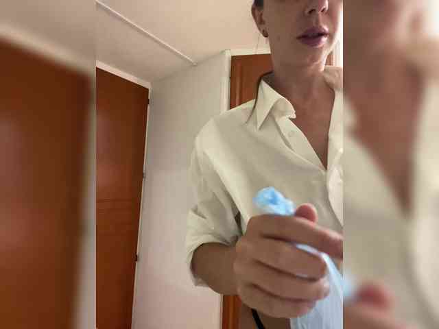 Miss_Milka webcam