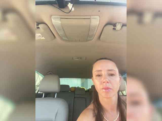 Miss_Milka webcam
