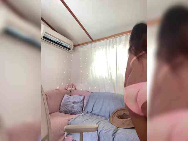 Miss_Milka webcam