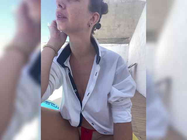 Miss_Milka webcam
