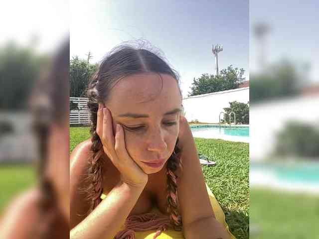 Miss_Milka webcam