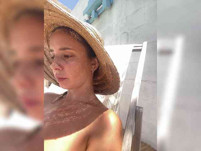 Miss_Milka webcam