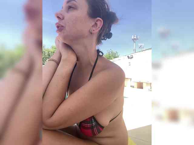 Miss_Milka webcam