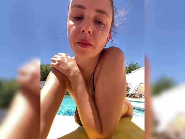 Miss_Milka webcam