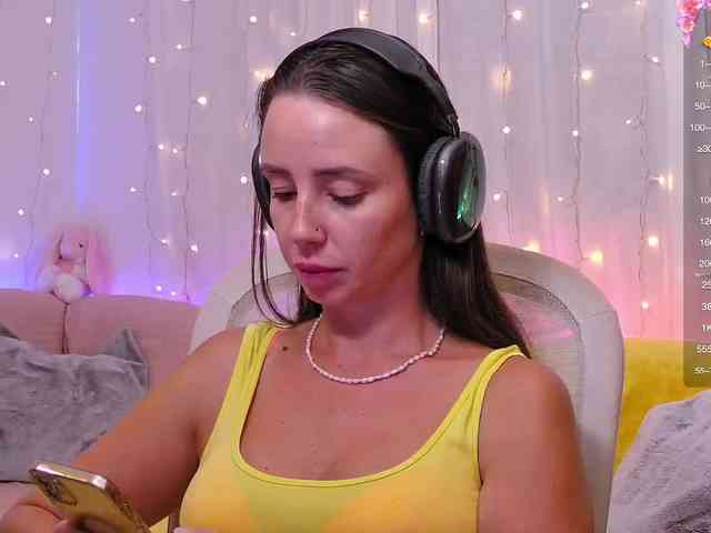 Miss_Milka webcam