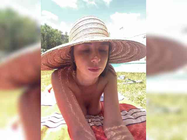 Miss_Milka webcam