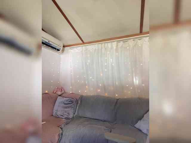 Miss_Milka webcam