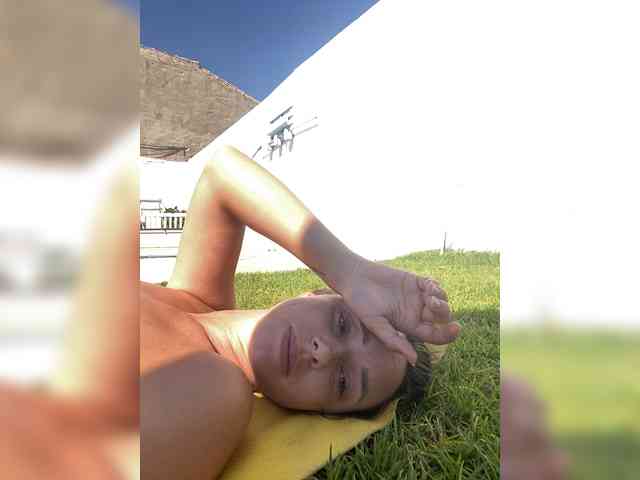 Miss_Milka webcam
