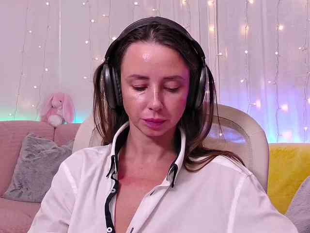 Miss_Milka webcam