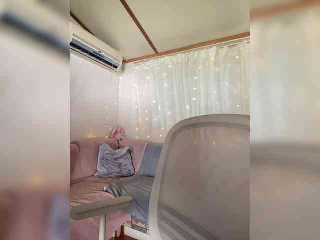 Miss_Milka webcam