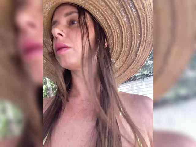 Miss_Milka webcam
