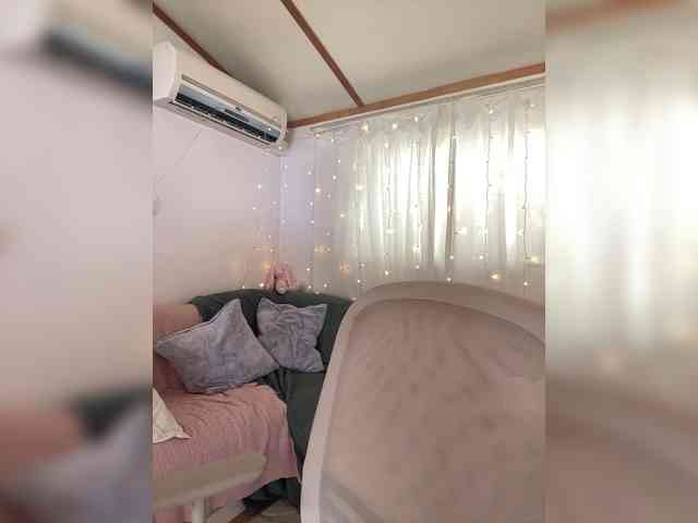 Miss_Milka webcam